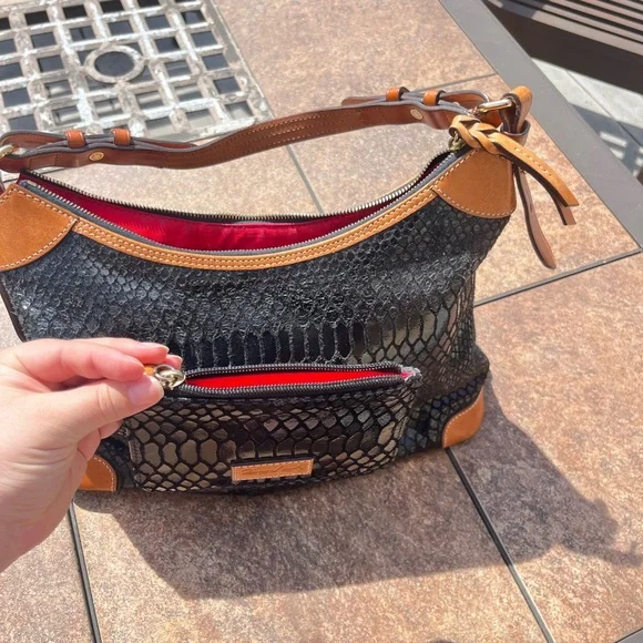 Dooney & Bourke GENUINE LEATHER Black and Tan Erica Snakeskin Women's Bag Set - Picture 6 of 16